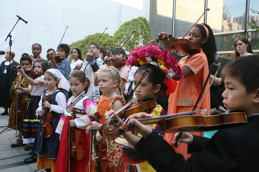The Tarumi Violinists playing for Secretary-General Ban Ki-moon at the Peace Bell ceremony in observance of the International Day of Peace: “Peace - A Climate for Change”
