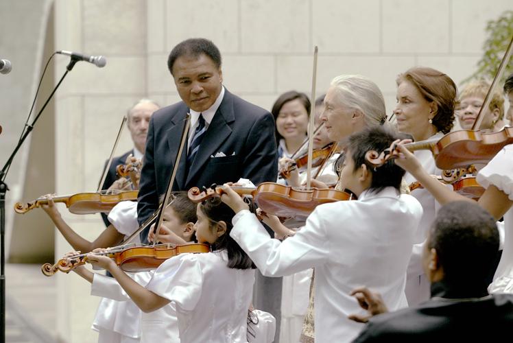 The Tarumi Violinists perform for Muhammad Ali, Jane Goodall, UN Messengers of Peace and other dignitaries in a ceremony to commemorate the International Day of Peace. UN Photo by Ky Chung